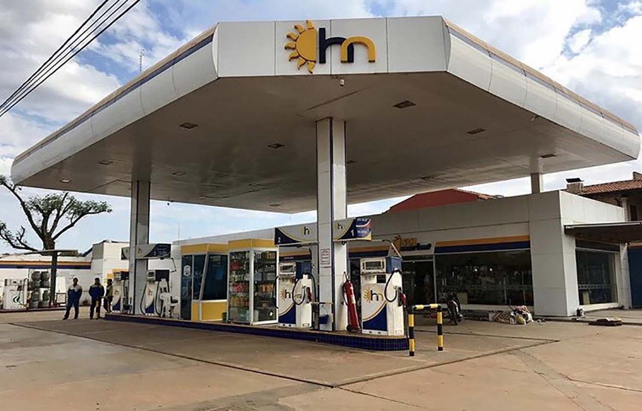 Estación de servicio HN de día